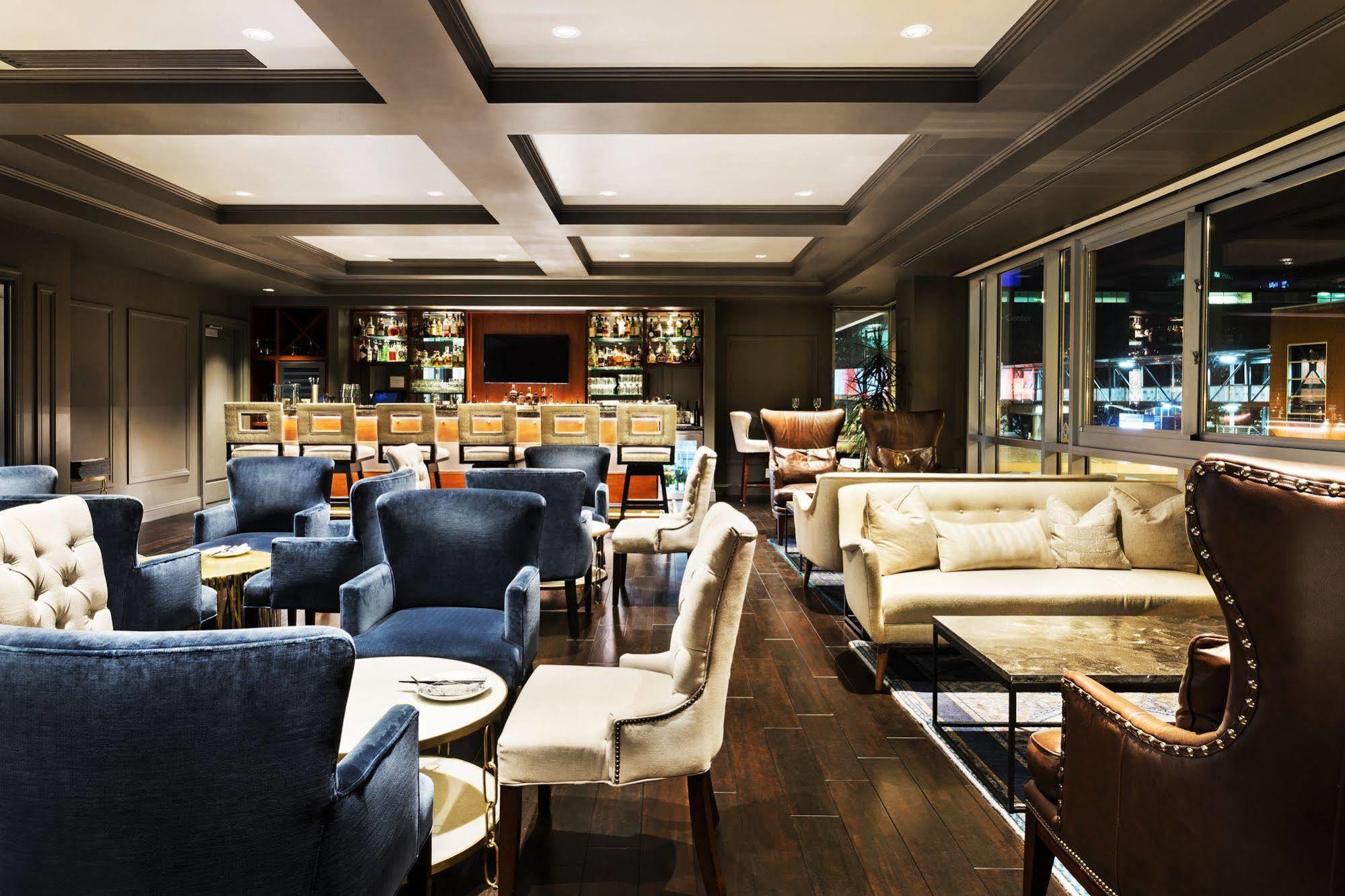The Tennessean Personal Luxury Hotel Knoxville Exterior photo